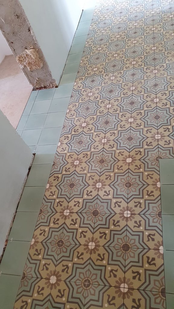 frisch.gelegt.flurfloor.JPG 